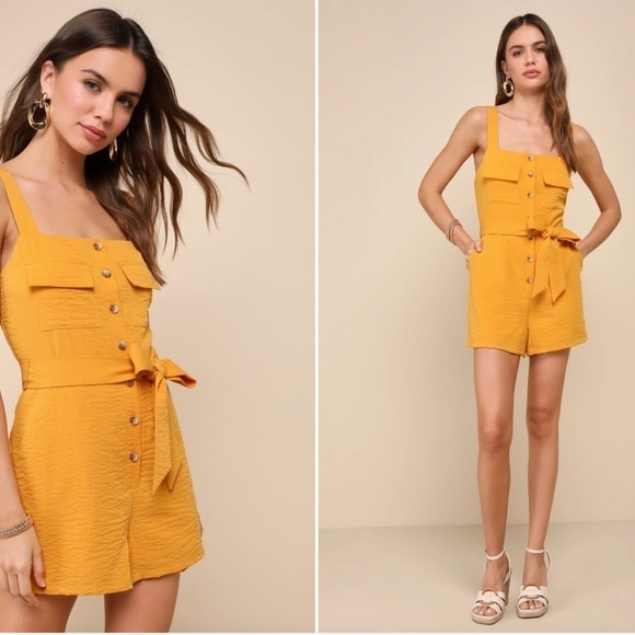 LULUS Vacation Brunch Casual Resort Wear Tropical Romper NWOT - Picture 1 of 4